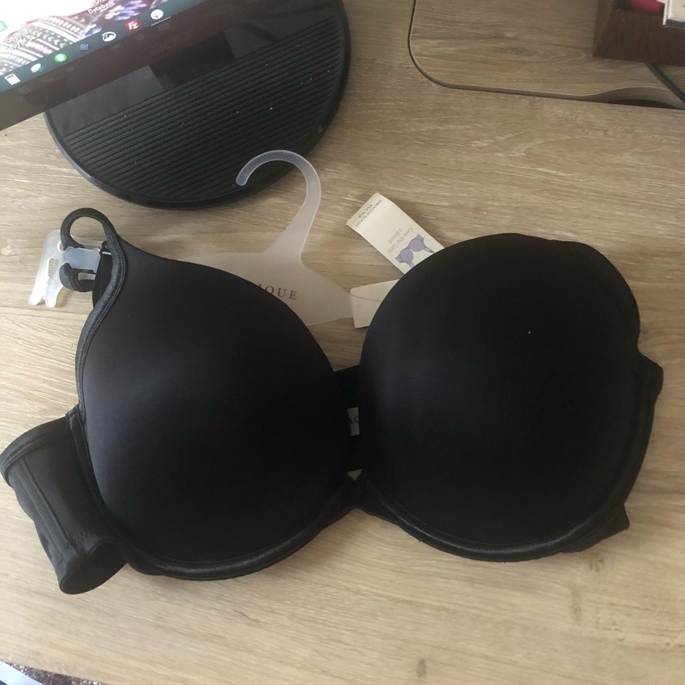 NEW WITH TAGS Cacique Smooth Boost Plunge 38D